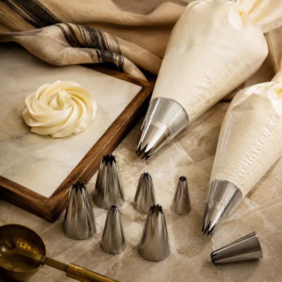 Piping Bags & Tips for professional bakery and pastry production
